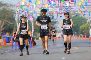 BIB: 48143, 40430, 130
                            <button type="button" onclick="openModal(9920621)" class="btn btn-primary btn-sm float-right btn-popup" data-toggle="modal" data-target=".modal-high-quality">
                        <i class="fas fa-shopping-cart"></i> Add to Cart
                    </button>
                                            <button type="button" onclick="isThisMe(9920621, true)" class="btn btn-success btn-sm float-right btn-popup btn-isme hidden" data-toggle="tooltip" data-placement="bottom" title="นี่คือรูปของคุณใช่ไหม คลิกที่นี่เพื่อเอาเข้าอัลบั้ม">
                        <i class="fas fa-plus"></i> Add to album
                    </button>
                    <button type="button" onclick="isThisMe(9920621, false)" class="btn btn-warning btn-sm float-right btn-popup btn-isnotme hidden">
                        <i class="fas fa-ban"></i> Remove from album
                    </button>